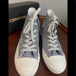 BWT Converse Unisex Kids Sneaker, Size 5